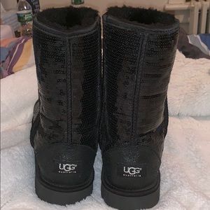 black sequence UGG classic boots